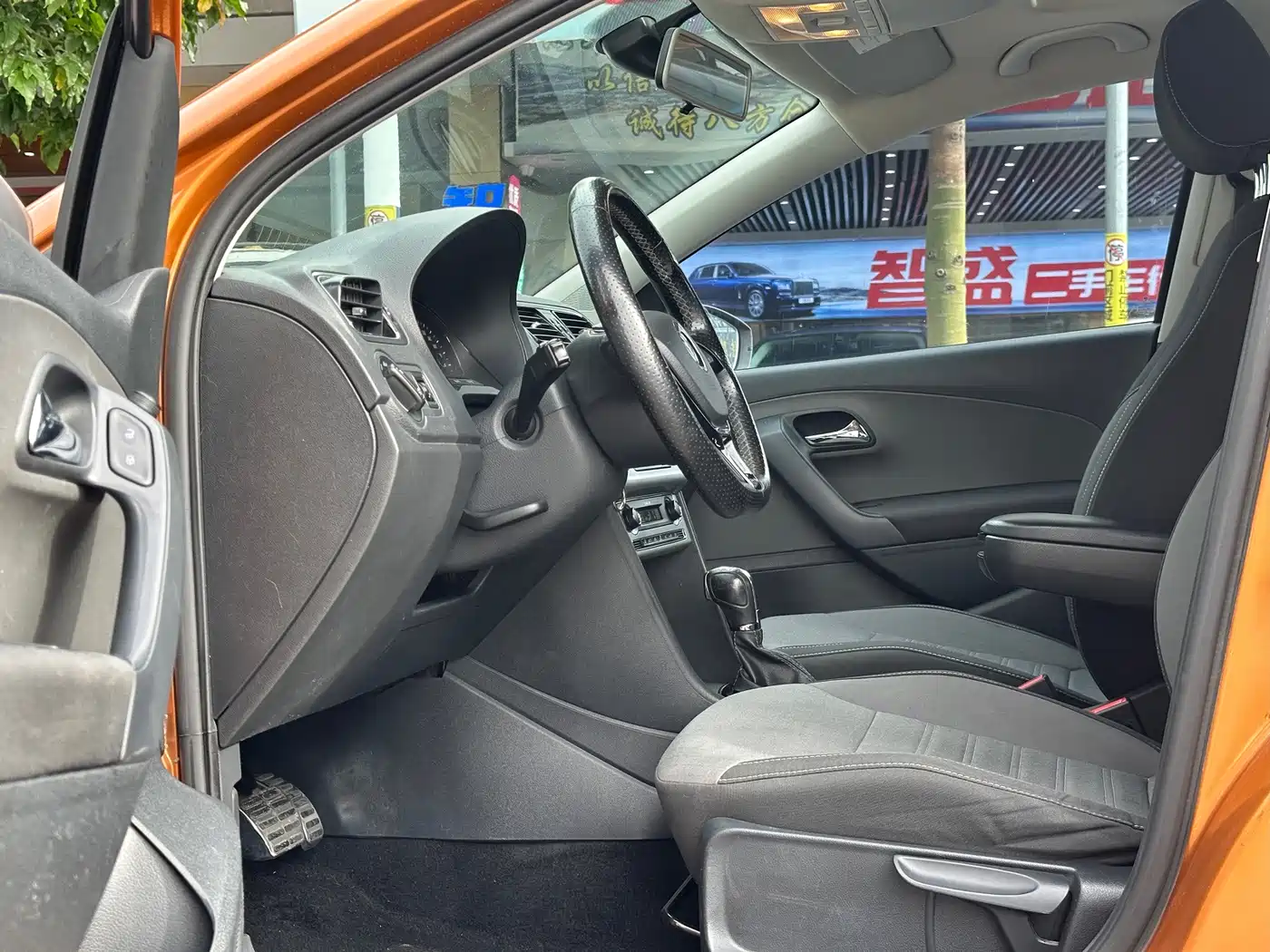 Volkswagen Polo 2016 2016 1.6L Cross Polo Automatic