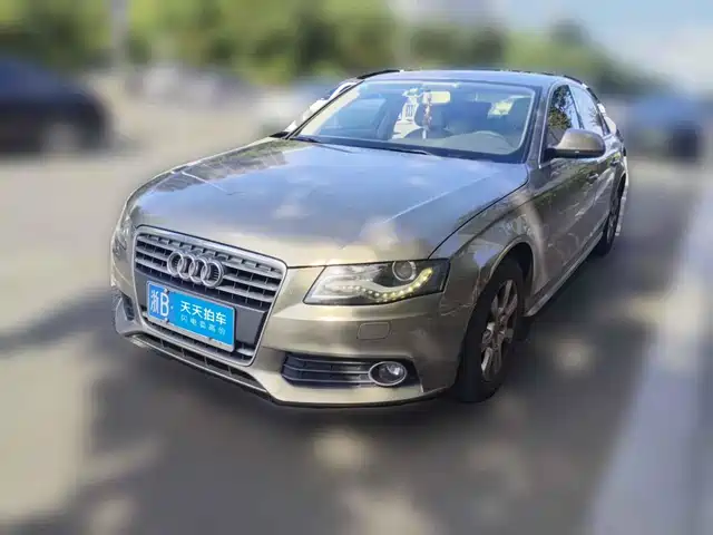 Audi A4L 2011 2.0 TFSI Comfort — фото 1
