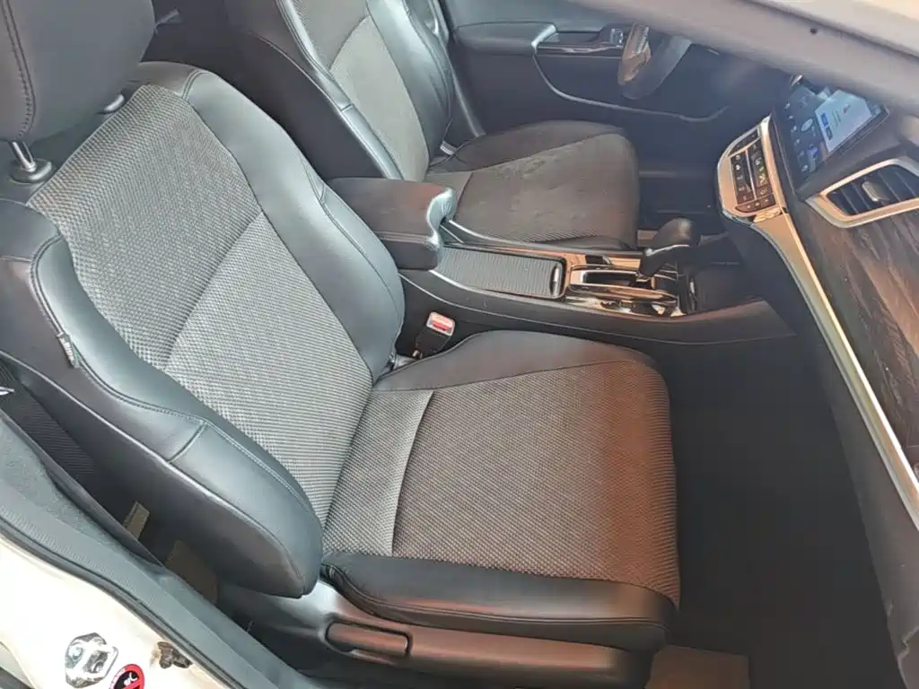 Honda Jade 2018 2017 1.8L Automatic Comfort Edition 5-seater