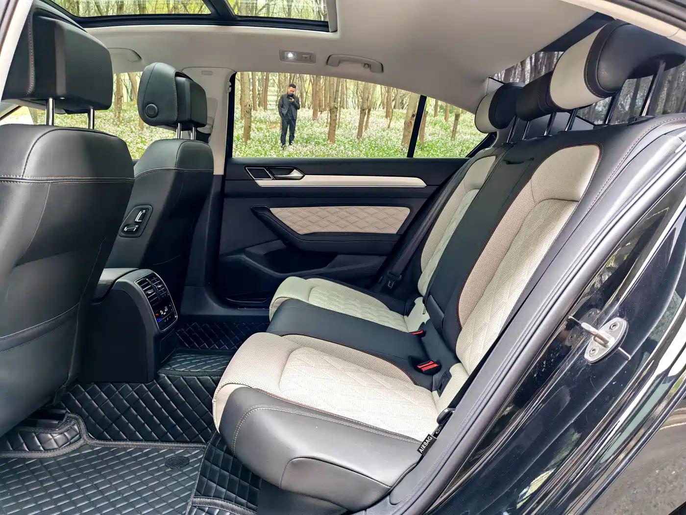 Volkswagen Magotan 2025 Facelift Public Edition 330TSI DSG Luxury фото 6