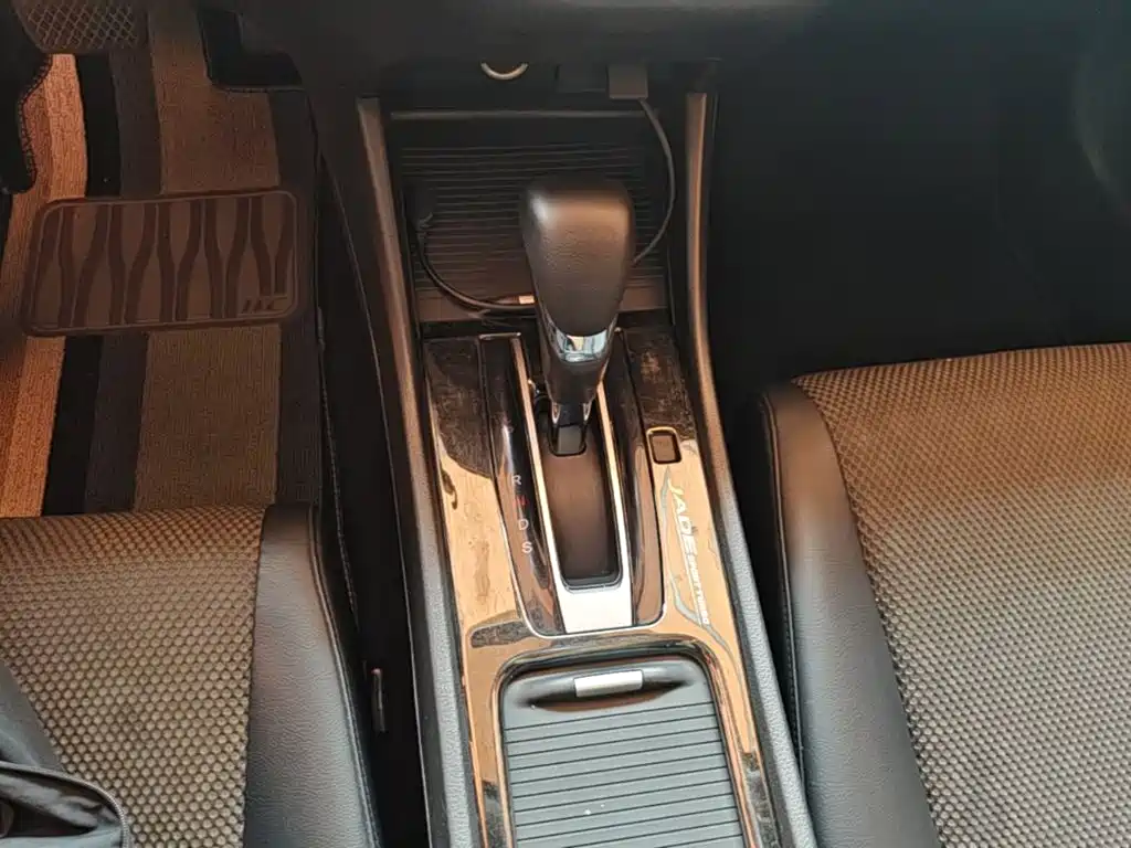 Honda Jade 2018 2017 1.8L Automatic Comfort Edition 5-seater