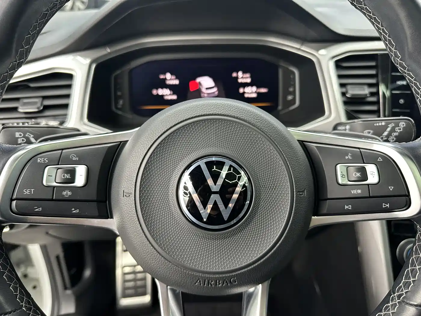 VOLKSWAGEN T ROC EXPLORING SONGS