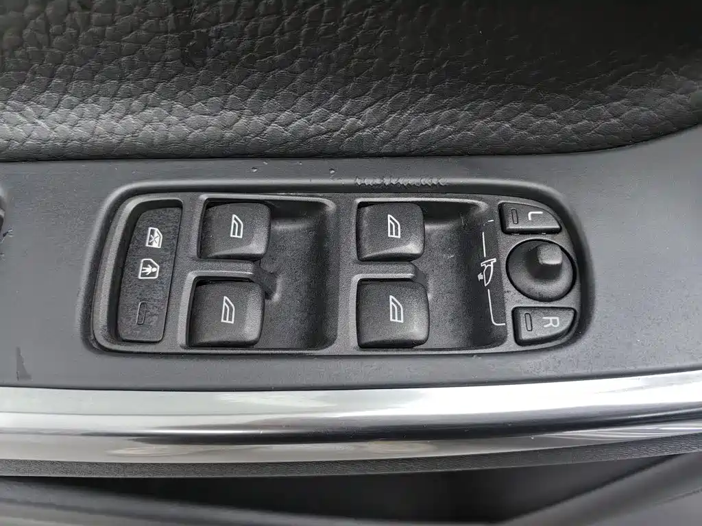 Volvo S60 (Import) 2013 2013 Model T5 Comfort Edition