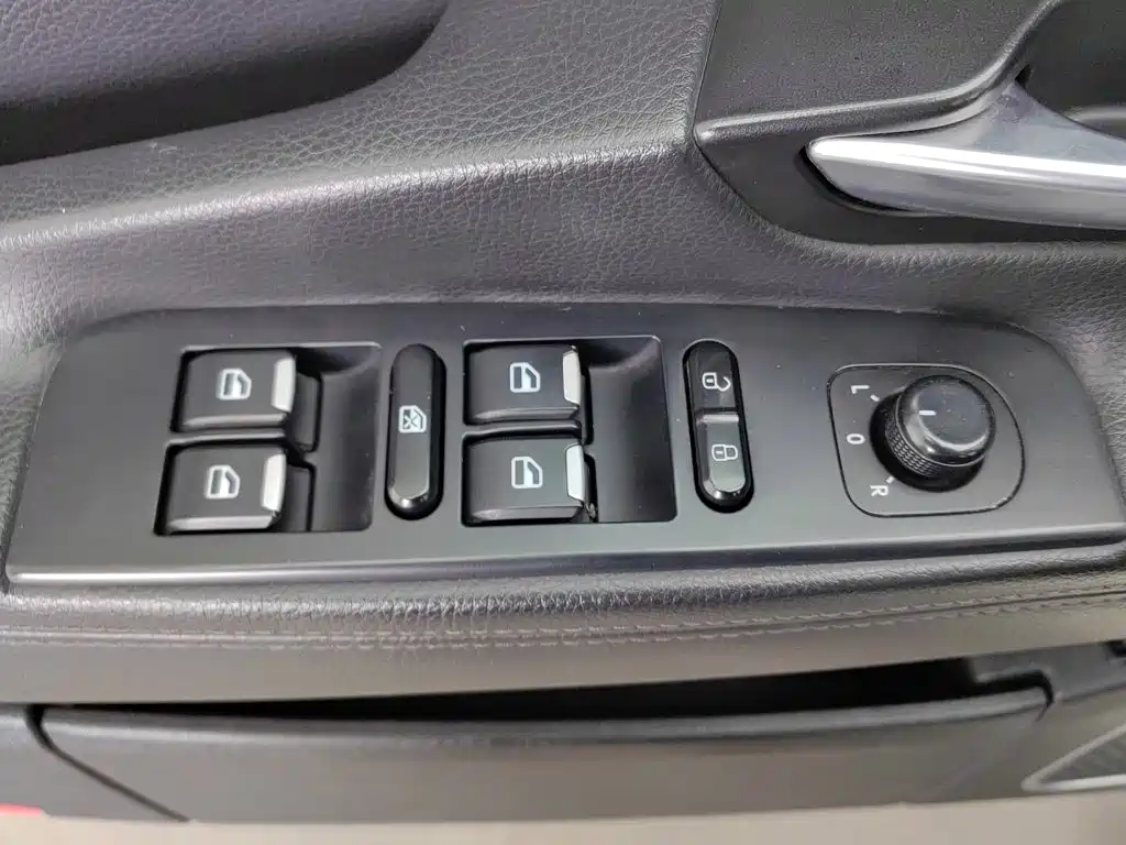 Фото 9 - Geely Borui