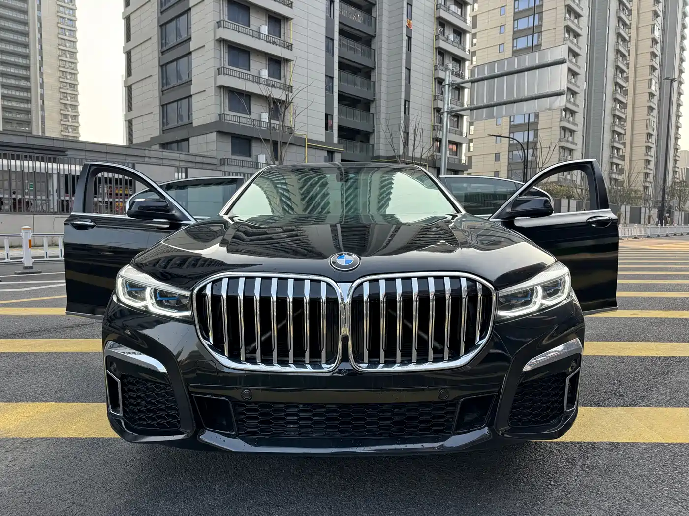 BMW 7 Series 2011 740Li Steinway Limited Edition фото 14