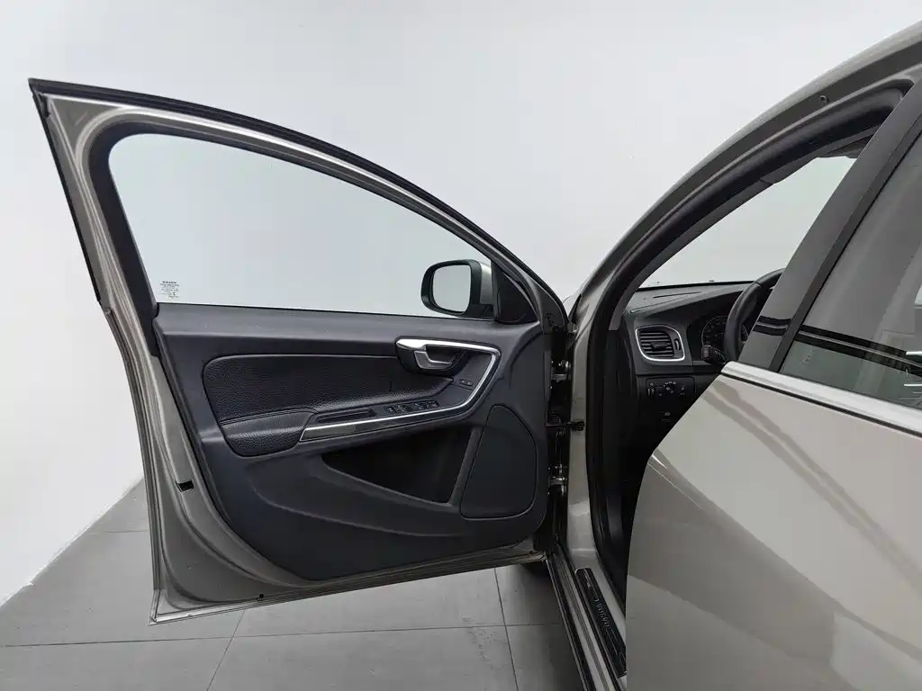 Volvo S60 (Import) 2013 2013 Model T5 Comfort Edition