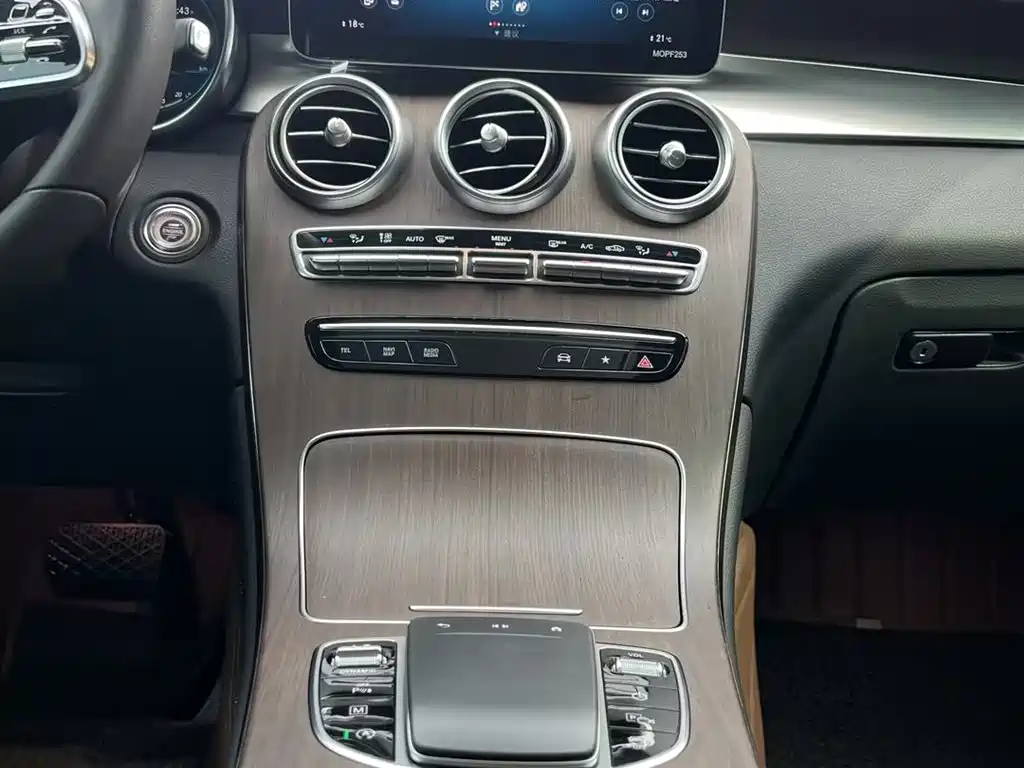 Mercedes-Benz GLC 2021 GLC 300 L 4MATIC Sporty фото 13
