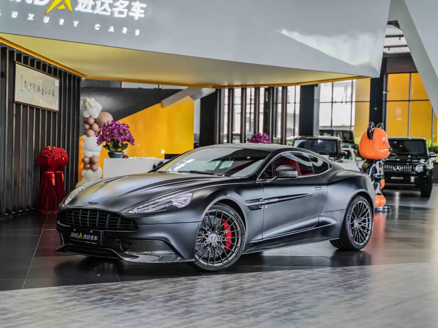 Aston Martin Vanquish, 2017 год