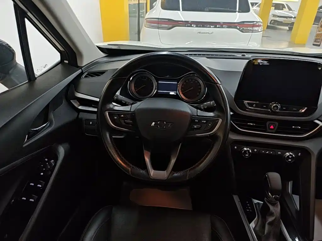 Chevrolet Volando 2021 2020 Mild Hybrid Redline 530T Automatic Premium Edition (5+2 seater)
