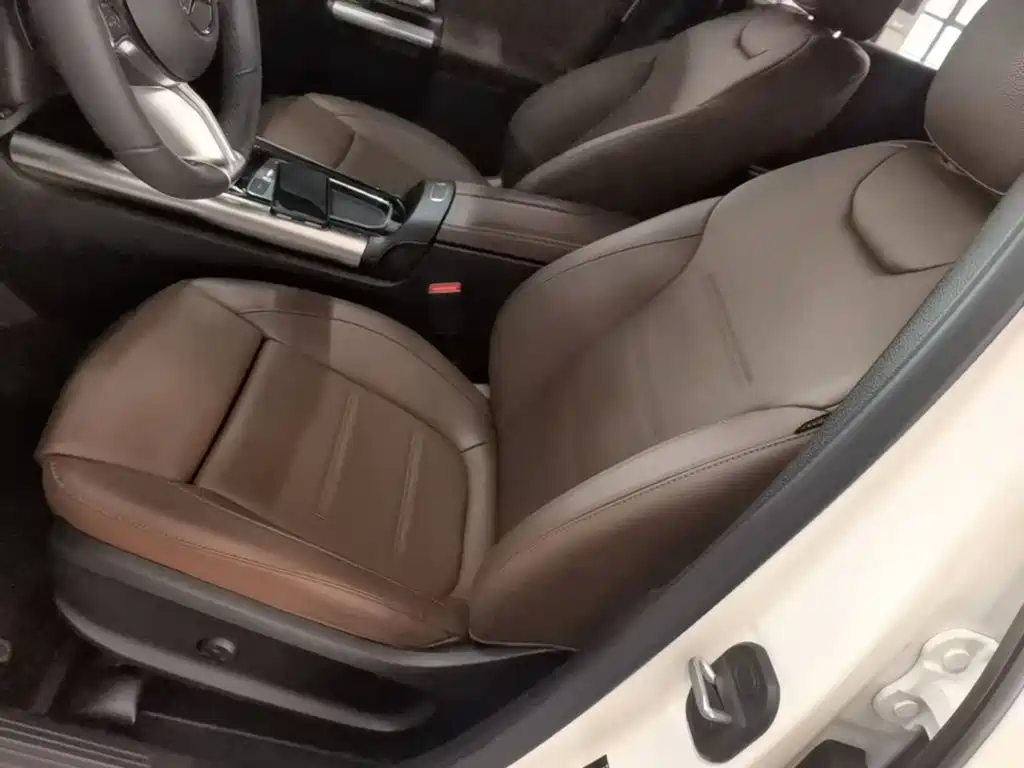 Mercedes-Benz GLA 2025 2024 GLA 200