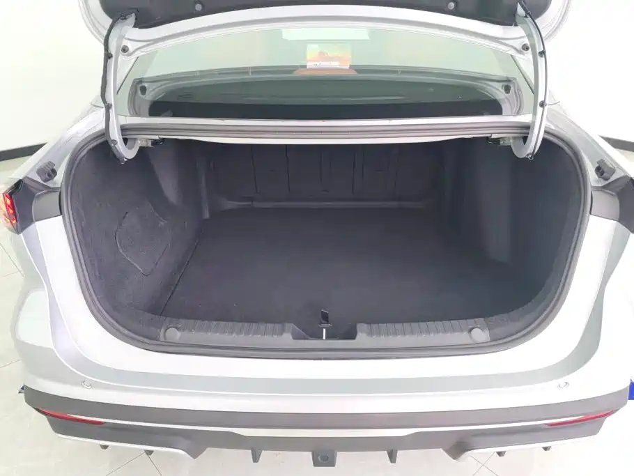 Geely Galaxy Galaxy L6 2025 2025 EM-i 60km Voyage Edition
