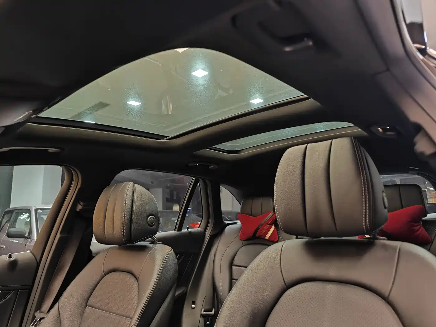 Mercedes-Benz GLC 2017 GLC 260 4MATIC Luxury фото 12