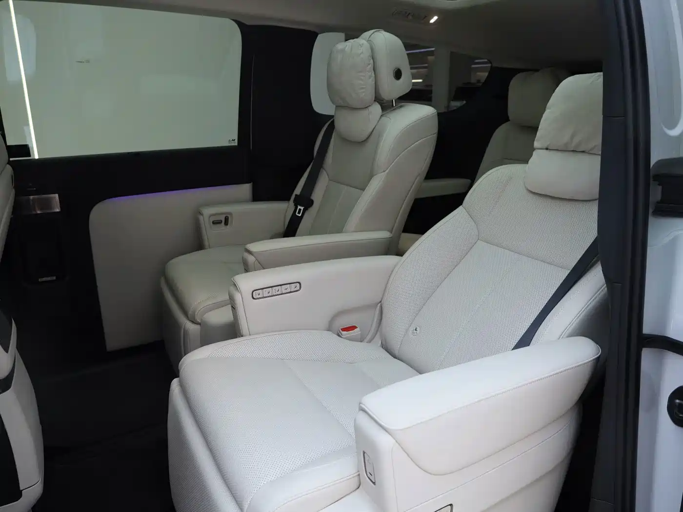 Li Auto MEGA 2025 2025 Model Home Family Special Edition