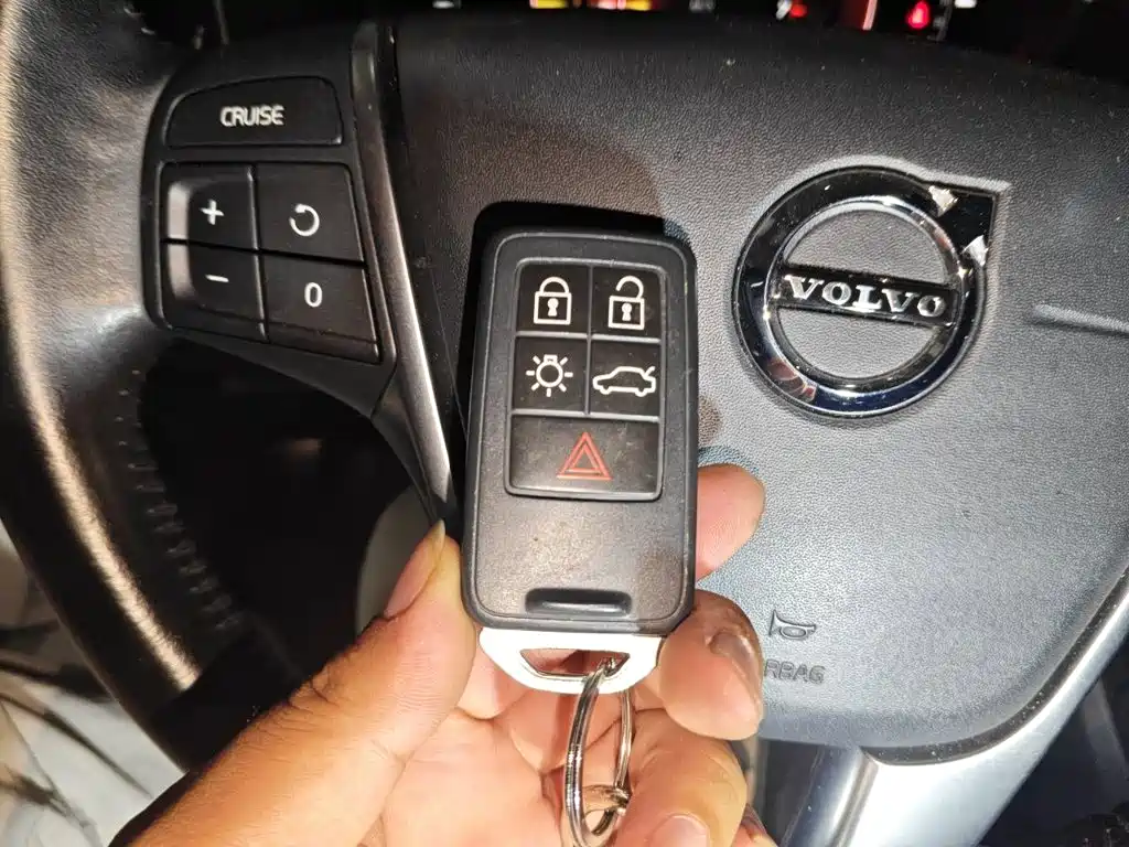 Фото 12 - Volvo V40