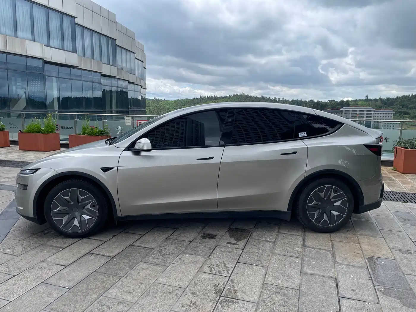 Tesla Model Y L 2025 2025 Facelift Long Range AWD