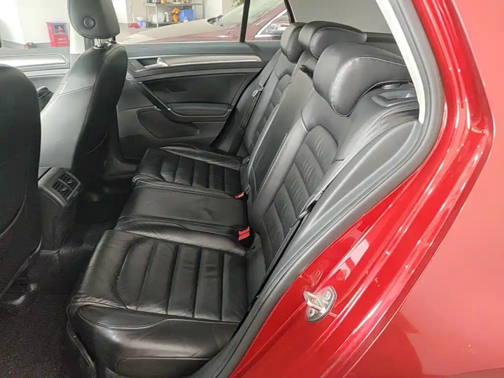 Photo 17 - Volkswagen Golf
