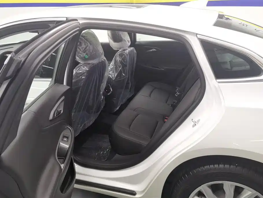 Chevrolet Malibu XL 2023 1.5T RS Edition фото 11