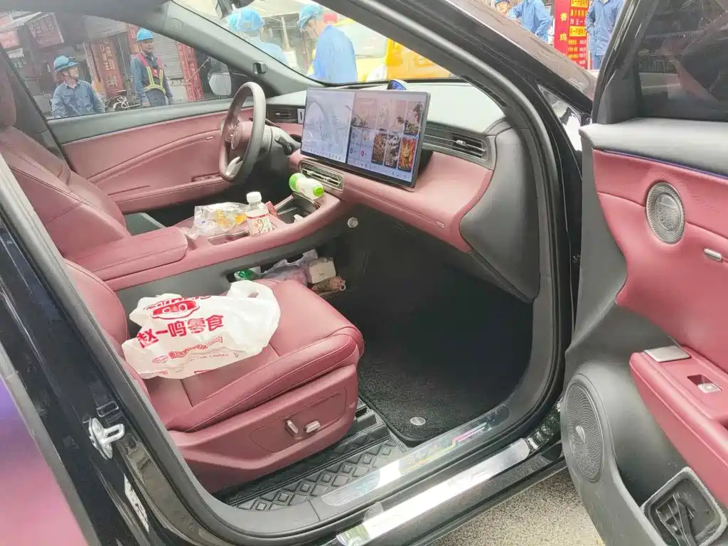 Hongqi HS6 PHEV 2025 2026 Model 220 Intelligent Hybrid Edition