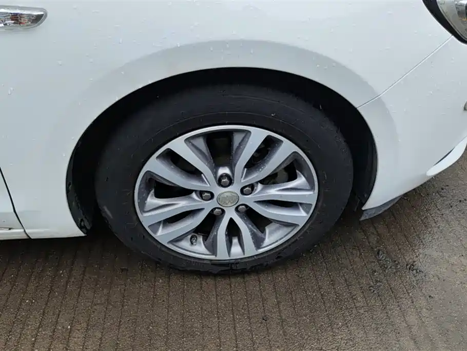 Buick Excelle 2021 Facelift 1.3T Auto Mild Hybrid Elite фото 6