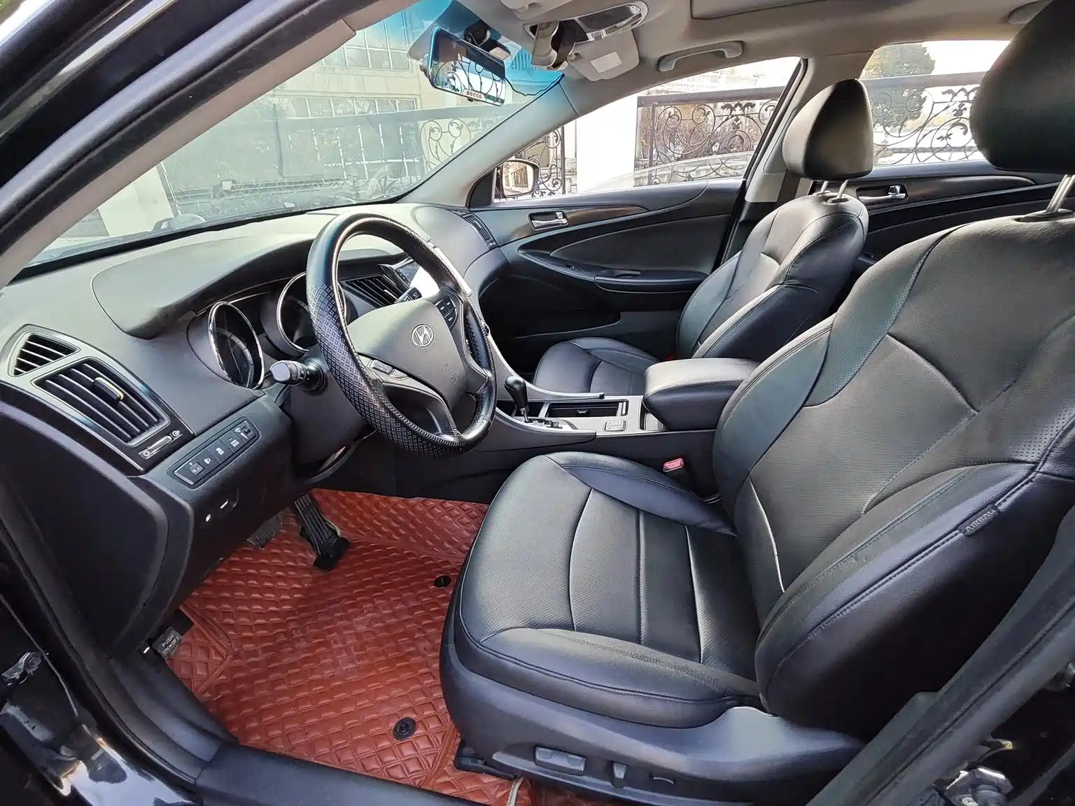 Photo 8 - Hyundai Sonata