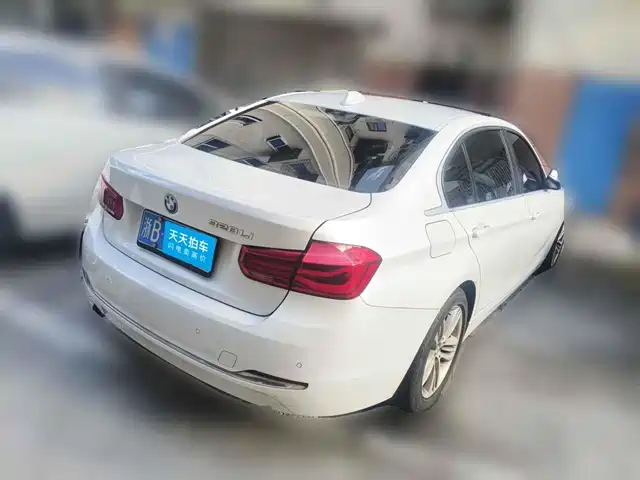 BMW 3 Series 2016 320Li Fashion Model — фото 5