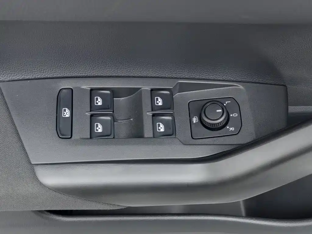 صورة 9 - Volkswagen Polo
