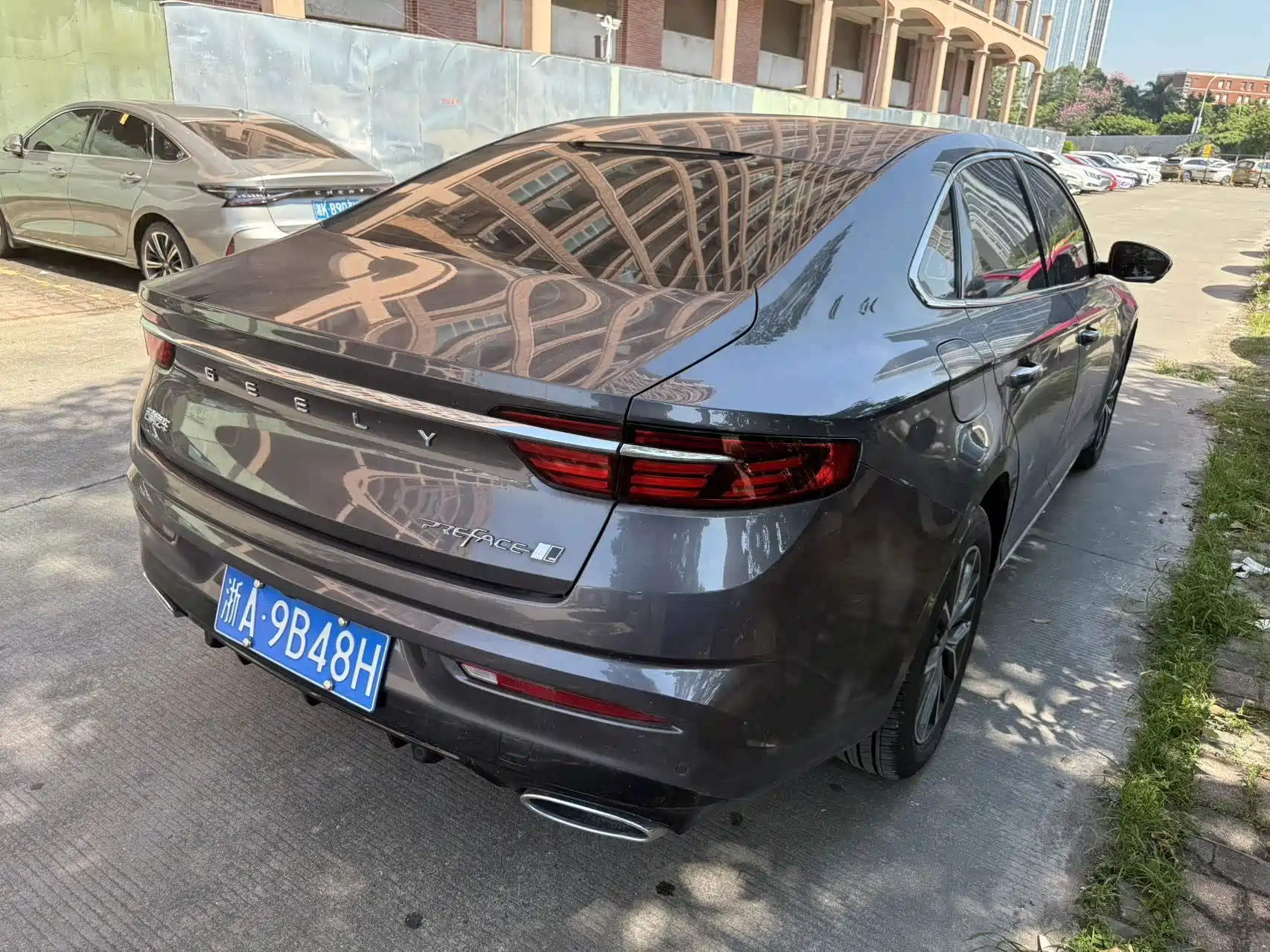 Фото 7 - Geely Preface