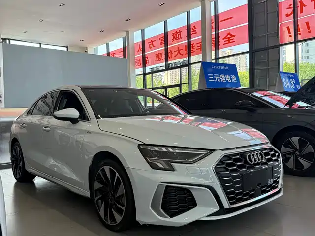 Audi A3 2024 Model A3L Limousine 35 TFSI Fashion Sport — фото 3