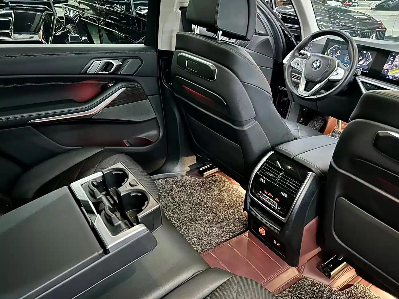 Фото 13 - BMW X7