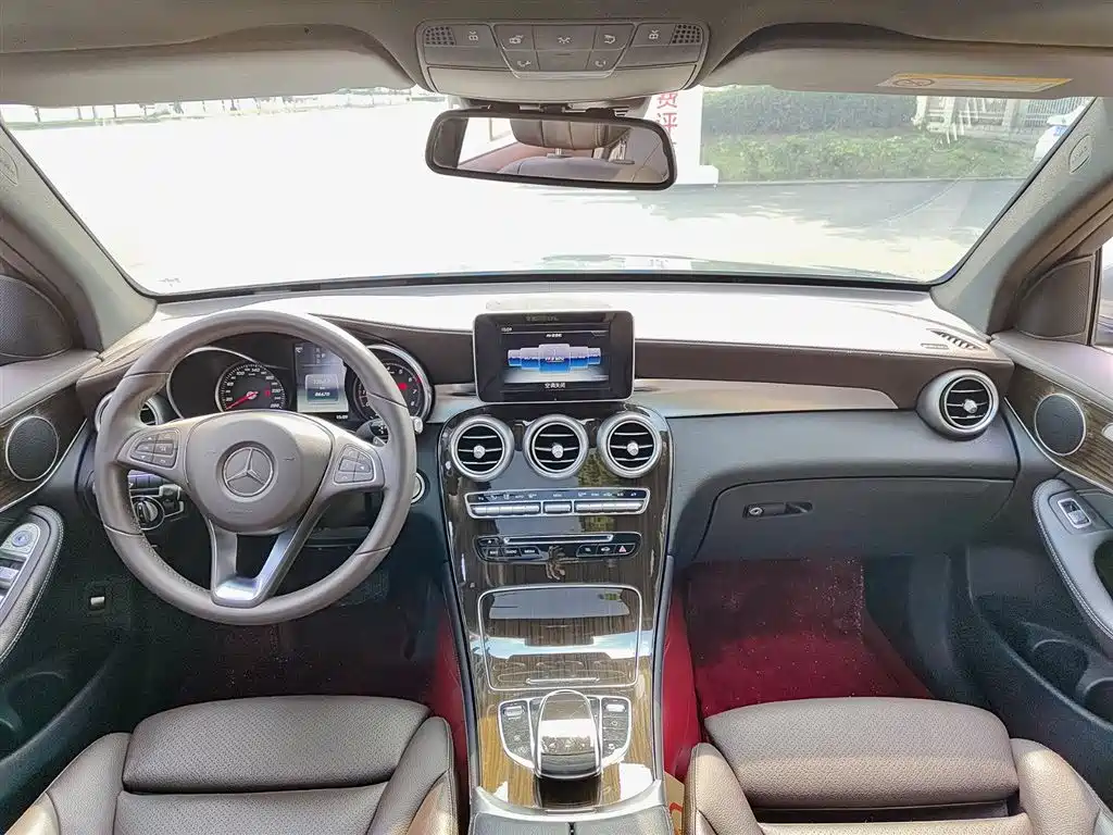 Mercedes-Benz GLC 2017 GLC 260 4MATIC Luxury фото 6