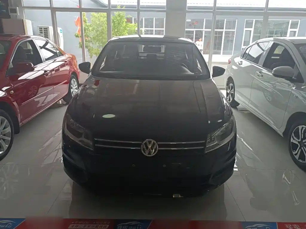 VOLKSWAGEN SANTANA