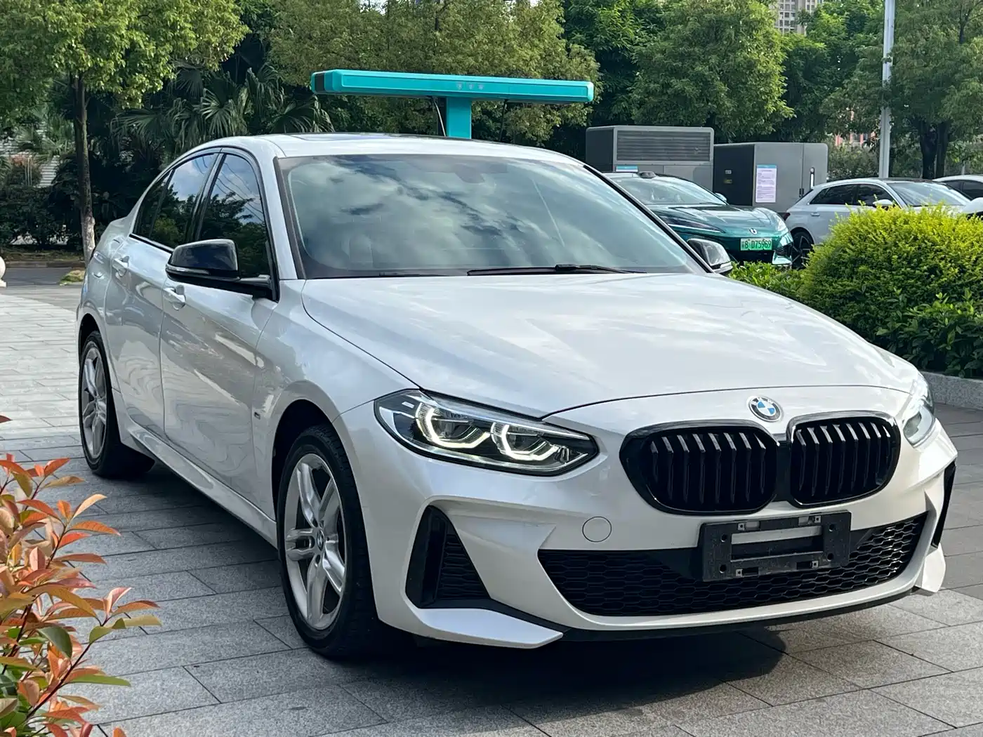 BMW 1-SERIES
