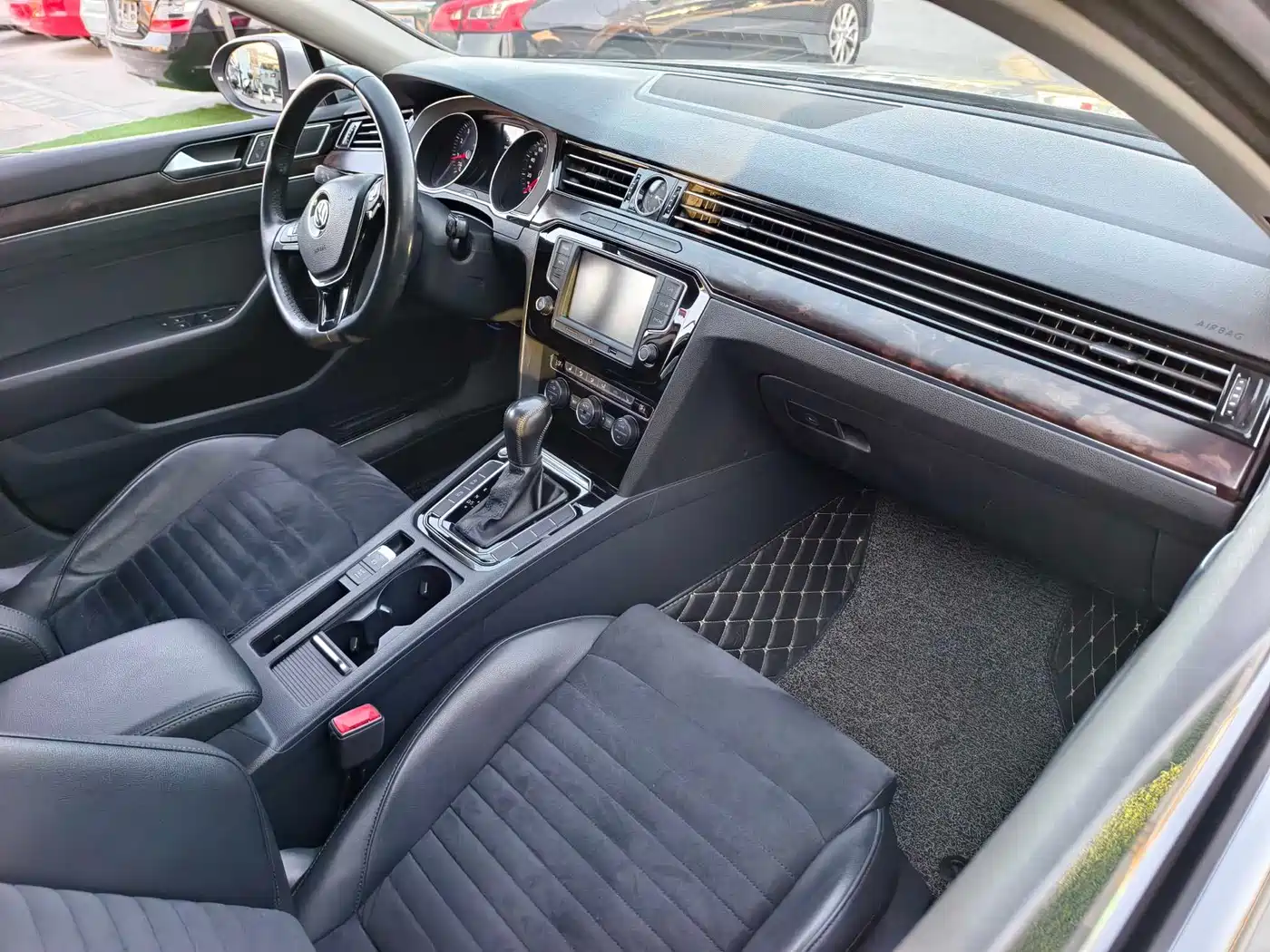 Volkswagen Magotan 2017 330TSI DSG Luxury фото 13
