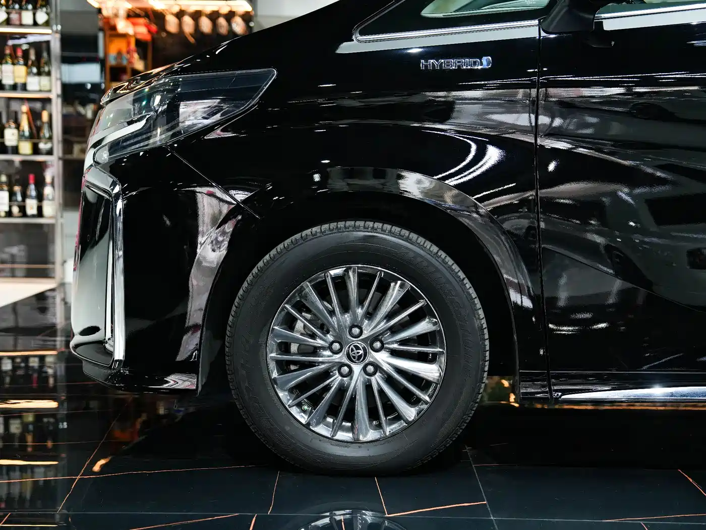 Toyota Alphard 2021 Hybrid 2.5L Ultimate фото 4
