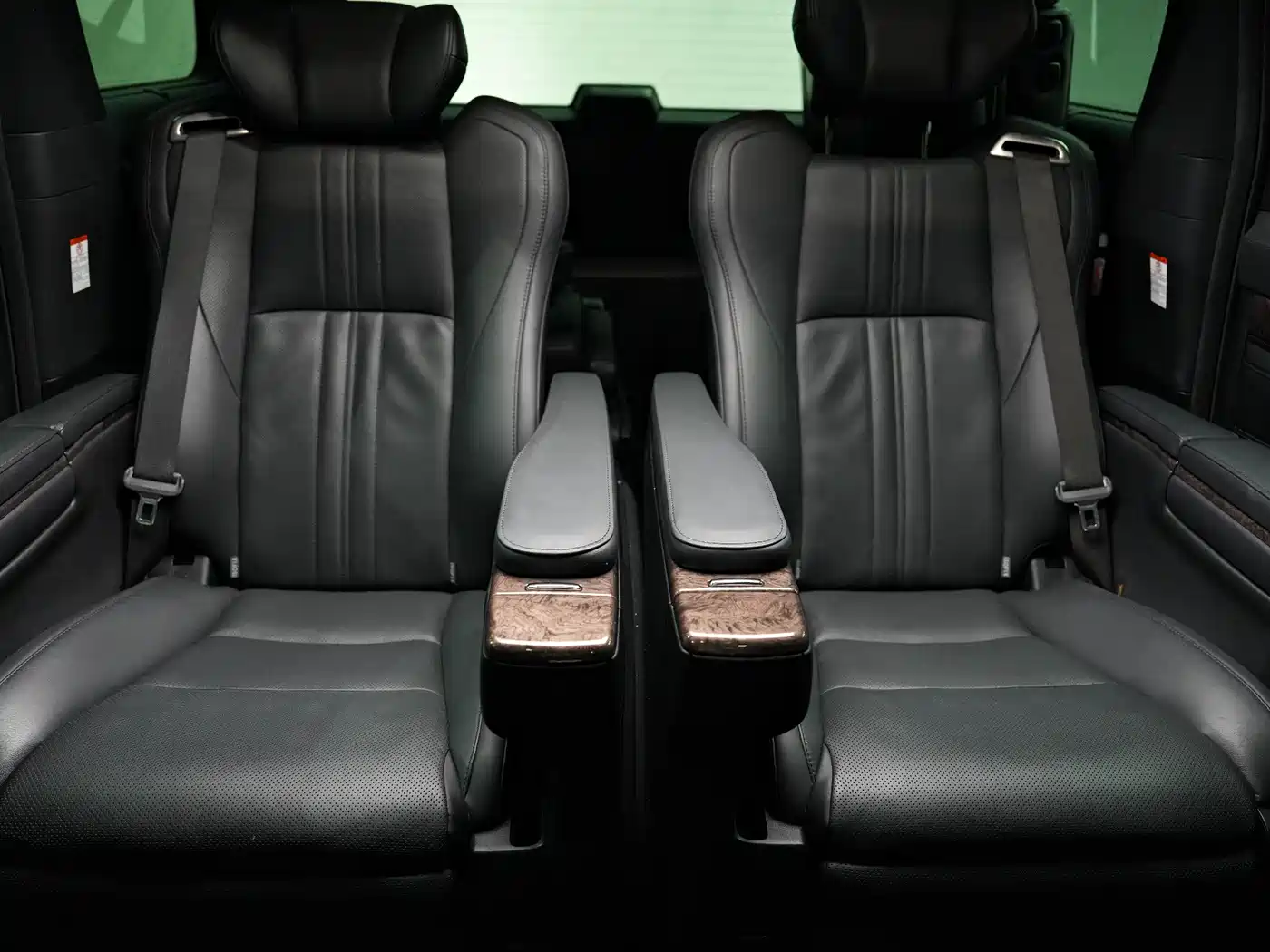 Toyota Alphard 2021 Hybrid 2.5L Ultimate фото 41