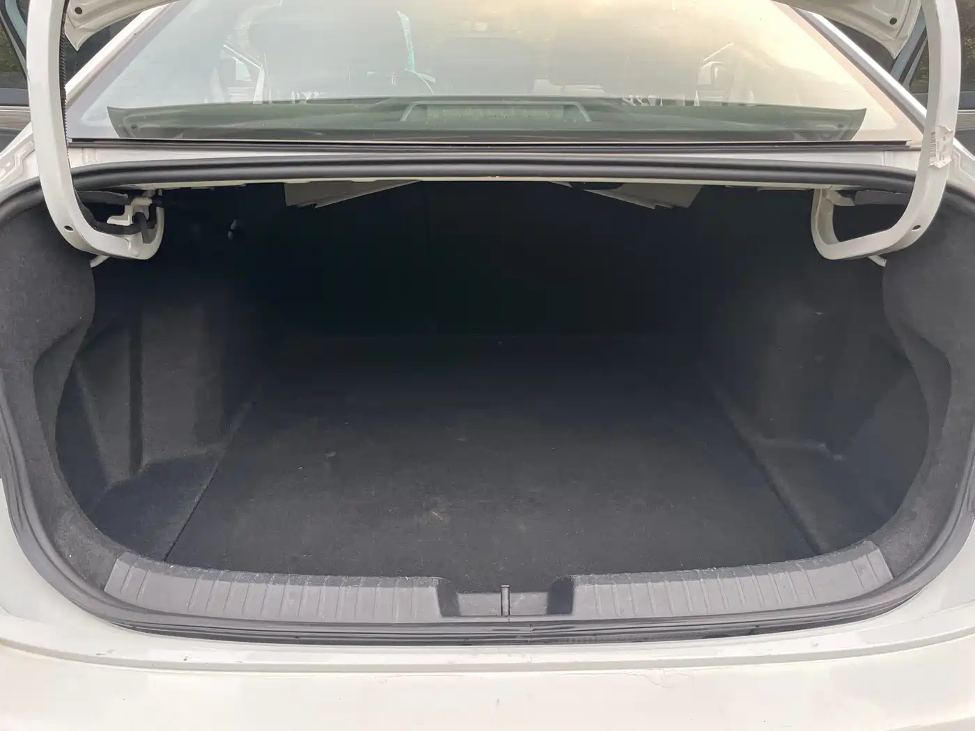 Volkswagen Sagitar 2023 Model Year 200TSI DSG Surpass Edition фото 10