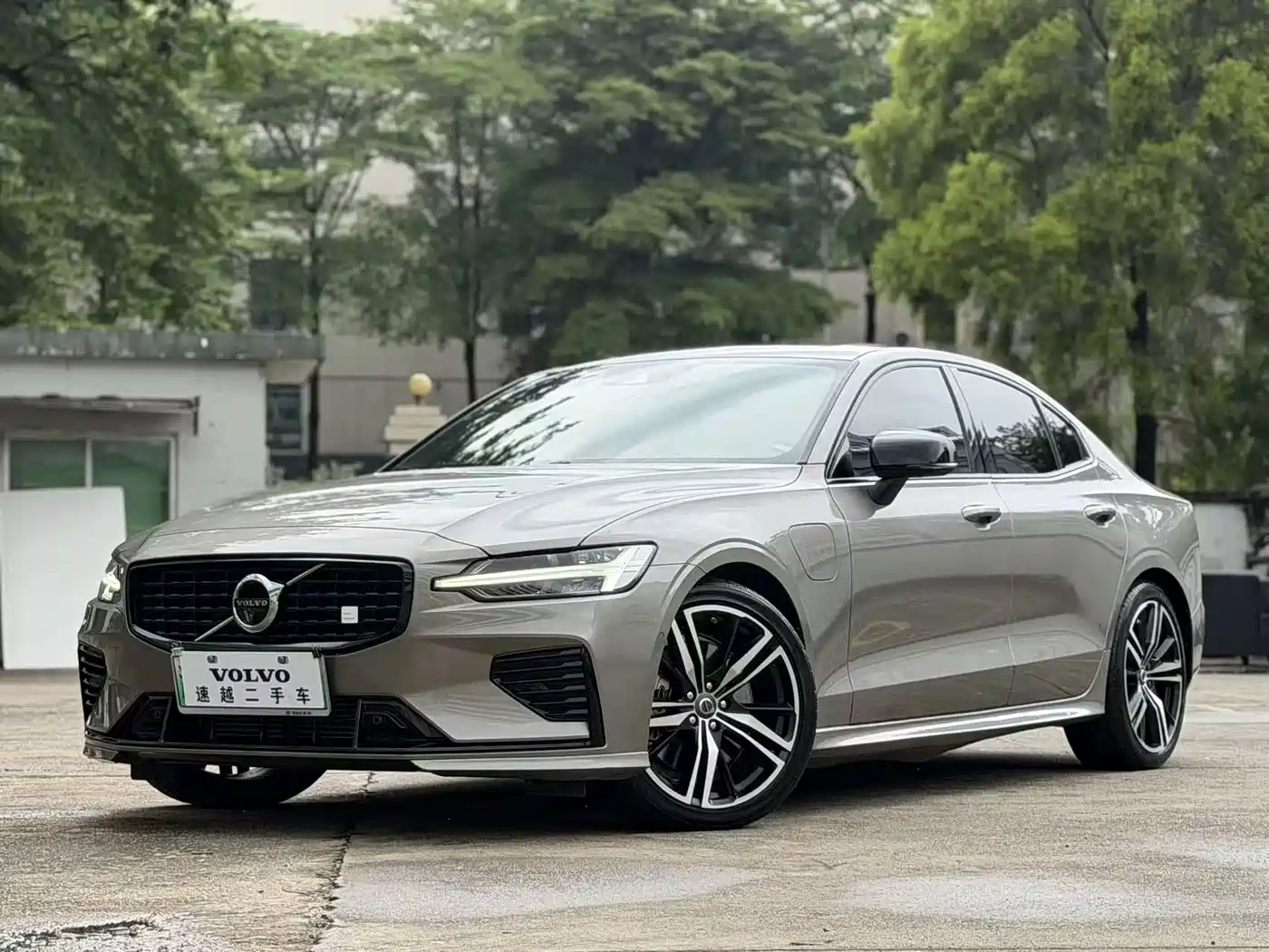 Volvo S60 Plug-in Hybrid 2022 2021 T8 Twin Engine AWD R-Design Sport Edition