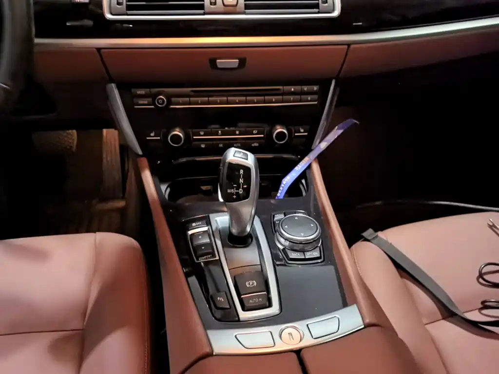 BMW 5 Series GT 2015 2014 528i Leading