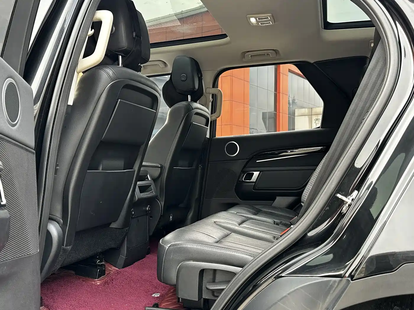 Land Rover Discovery 2018 3.0 SC V6 SE фото 11