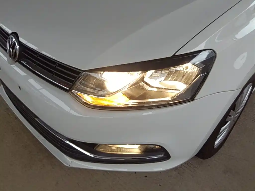 Volkswagen Polo 2016 1.6L Automatic Comfort фото 24