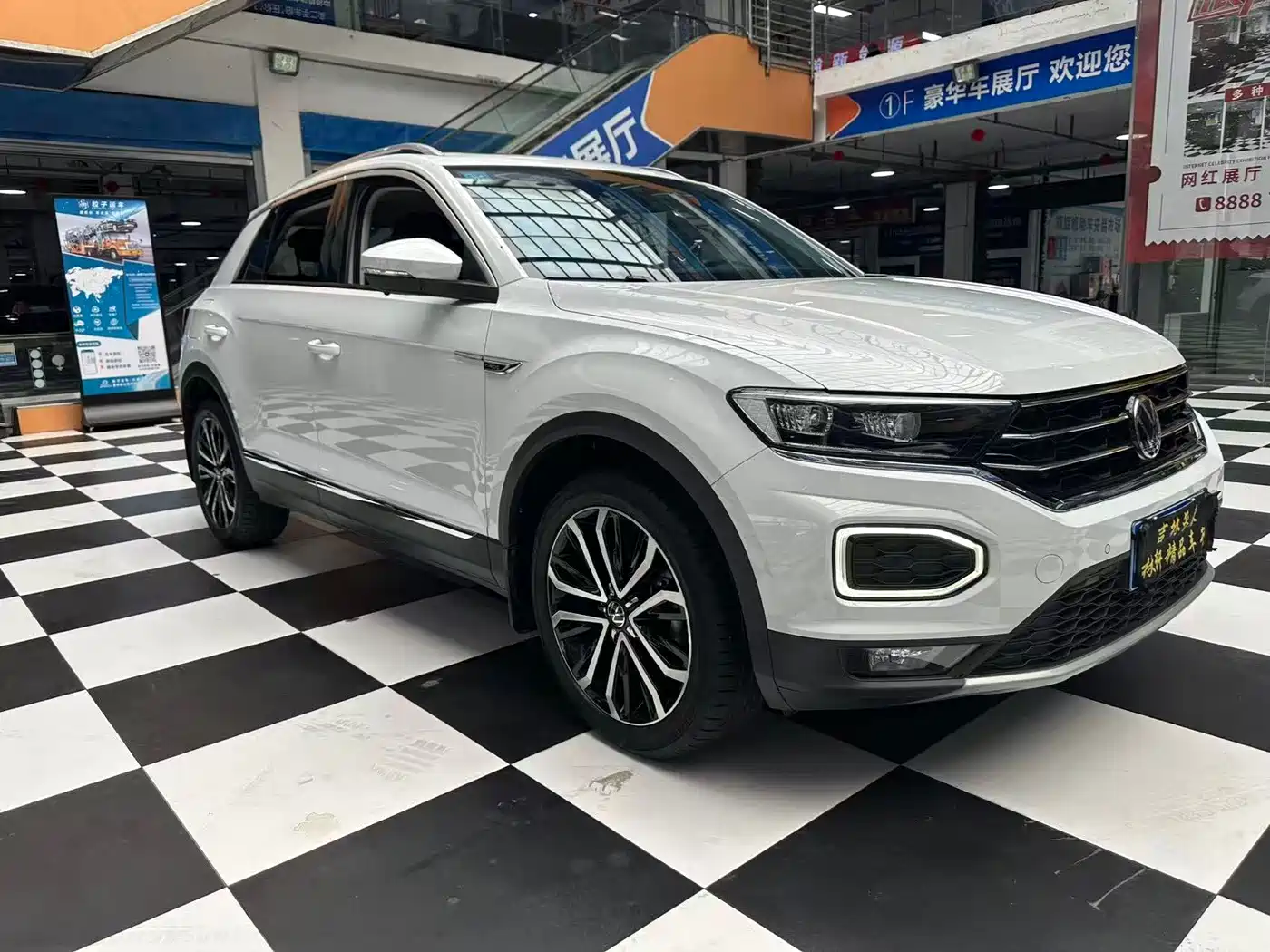 Volkswagen T-Roc, миниатюра 3
