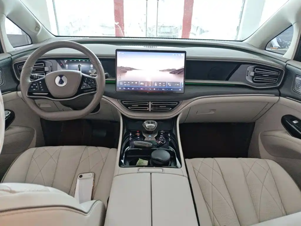 Denza D9 2023 2022 DM-i 970 AWD Flagship