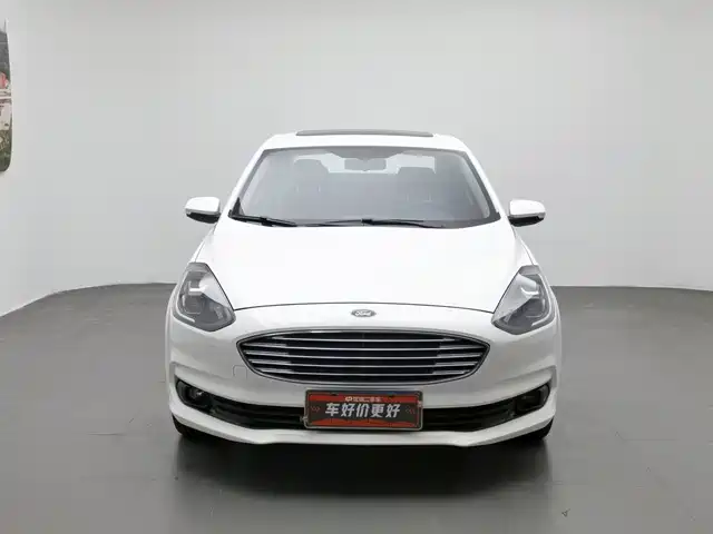 Ford Escort 2019 Facelift 1.5L Auto Comfort Edition China VI — фото 3