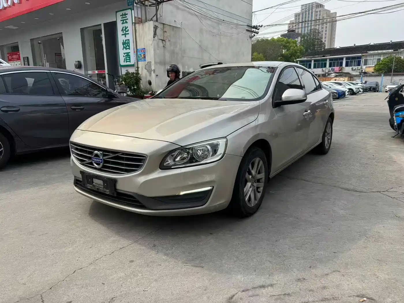 Фото 1 - Volvo S60