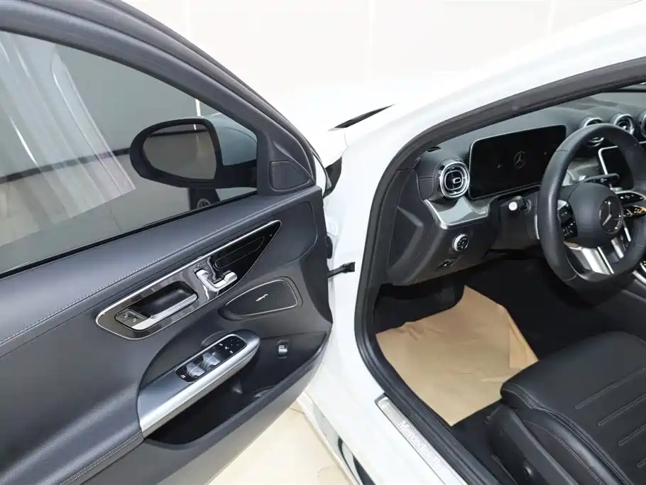 MERCEDES-BENZ CLASS C