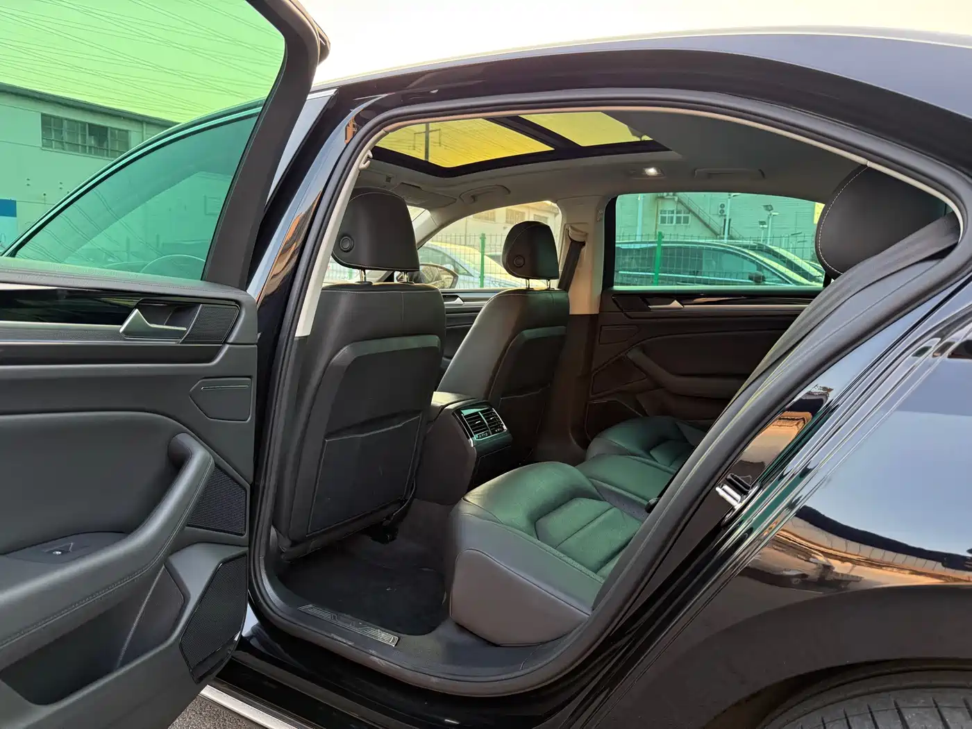 Volkswagen Phideon 2019 380TSI 2WD Business Edition China V фото 4