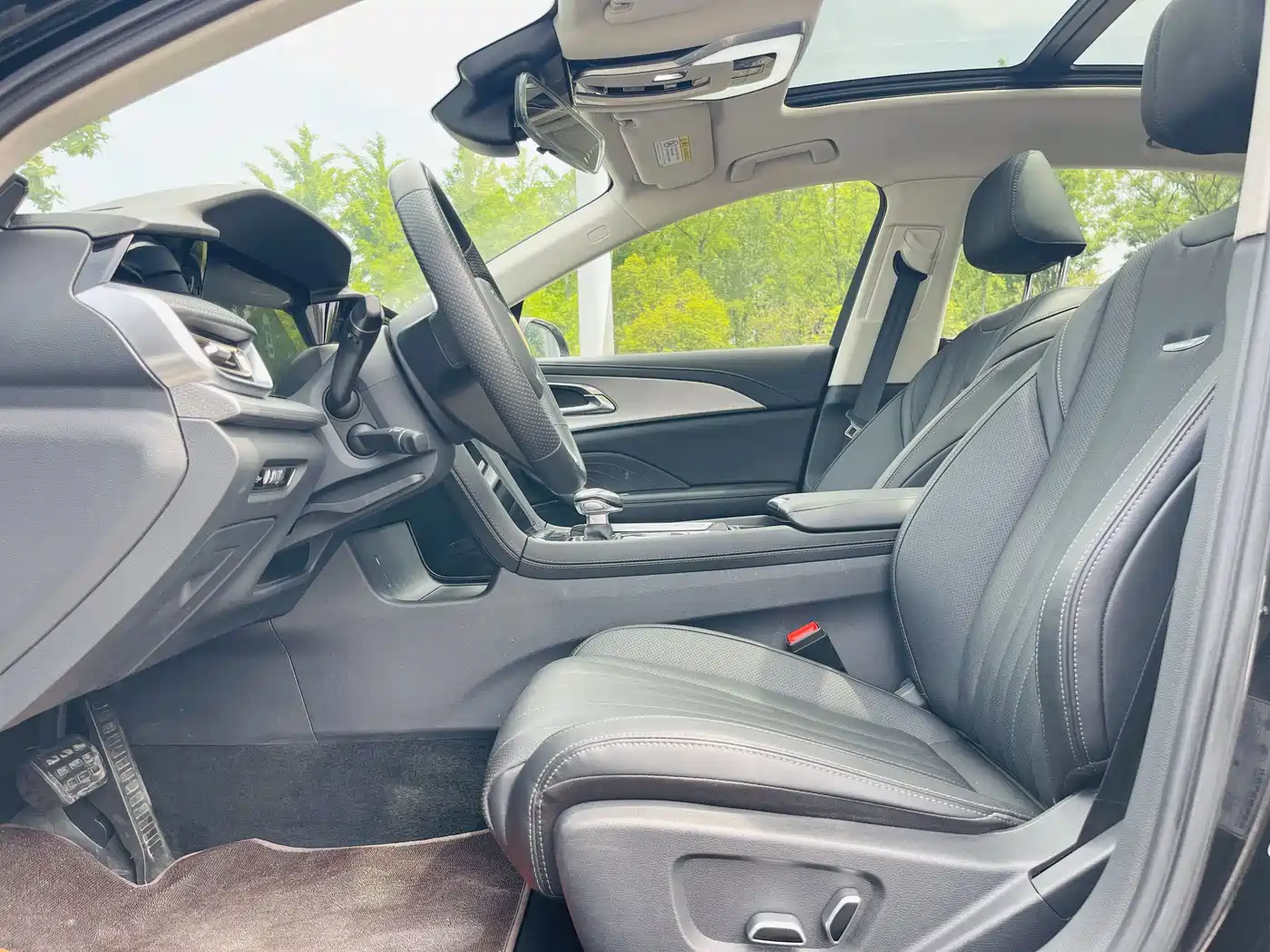 Hongqi H5 2024 1.5T DCT Smart Connect Flag Rhythm Edition фото 8