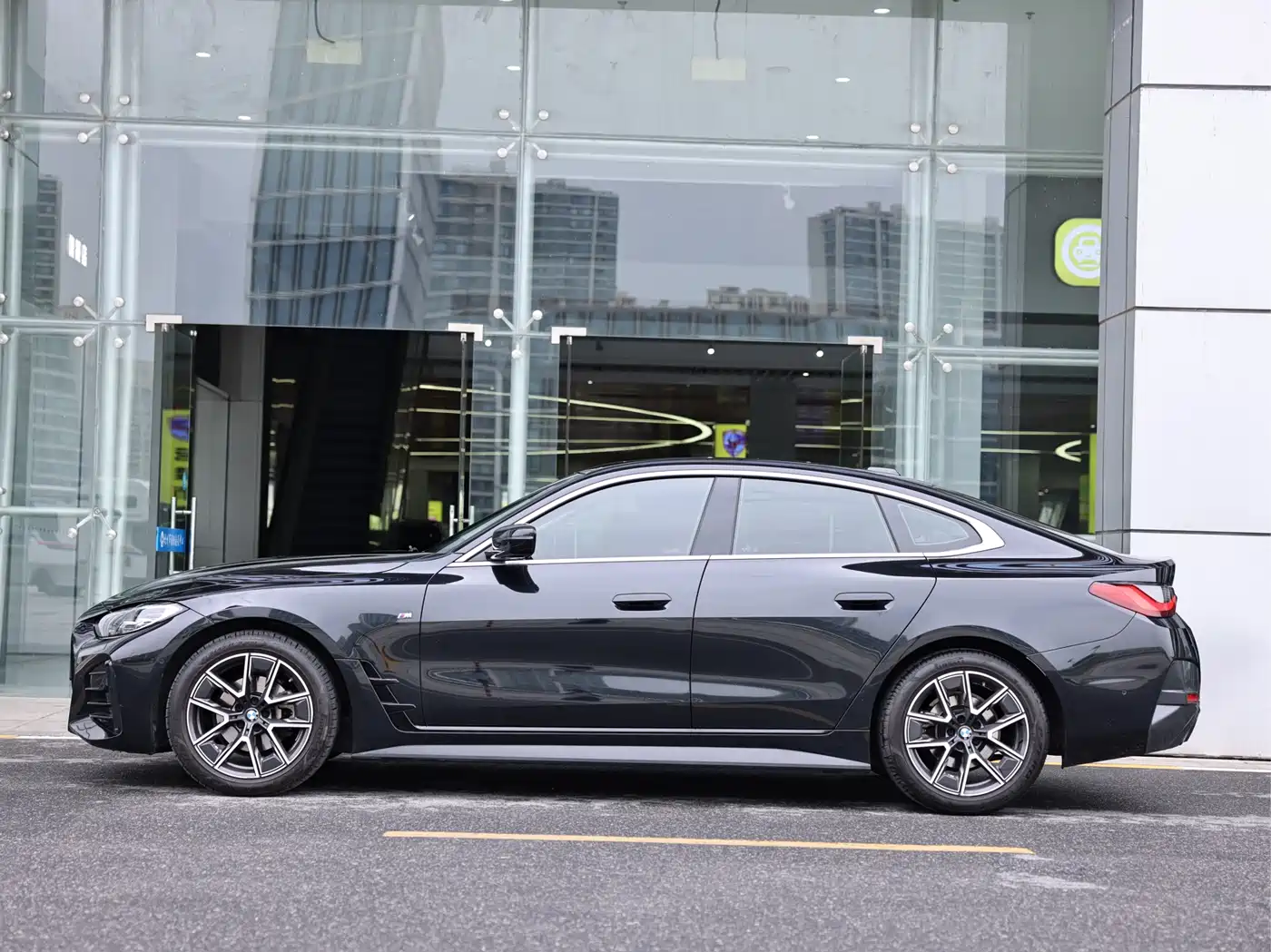 BMW 4 Series 2022 425i Gran Coupe M Sport Package фото 6