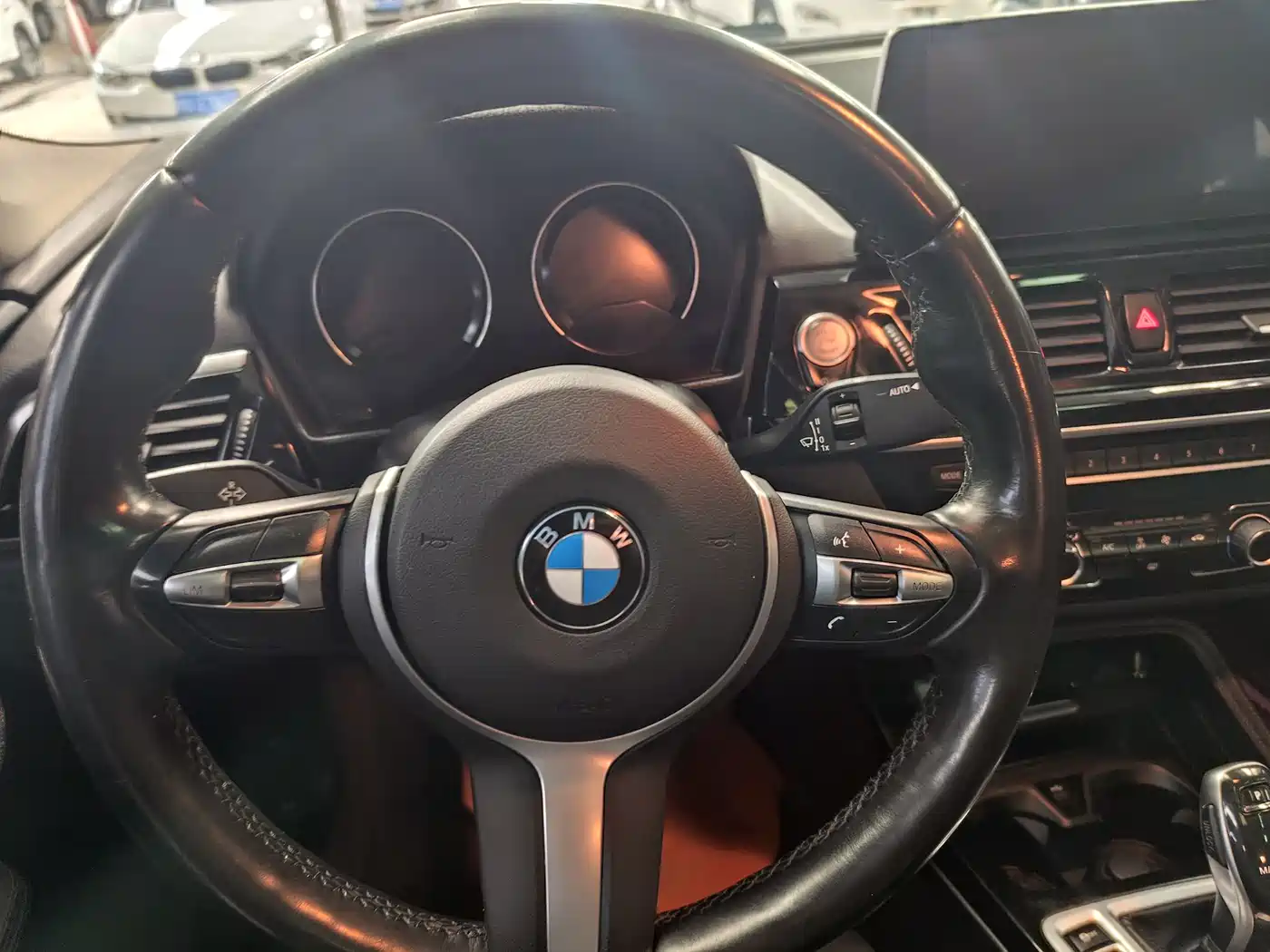 BMW 1 Series 2022 120i M Sport Shadow Edition фото 11