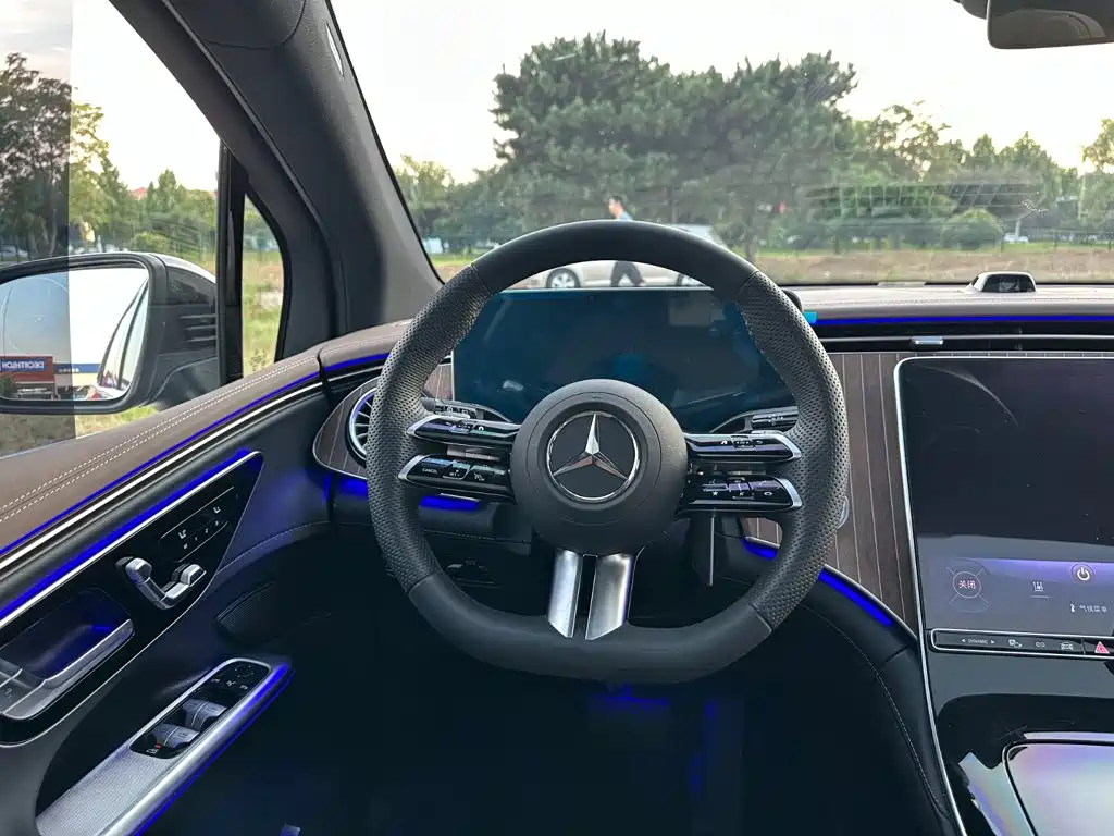 Mercedes-Benz EQE SUV 2026 2024 500 4MATIC Pioneer Edition